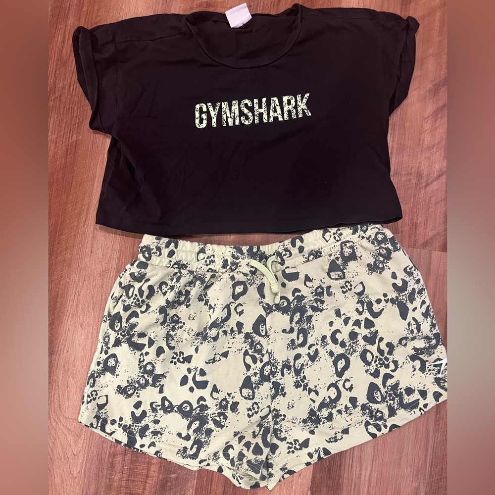 Animal print Gymshark set